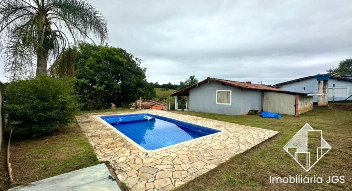Chácara de 700 metros com Piscina – Araçoiaba da Serra/SP
