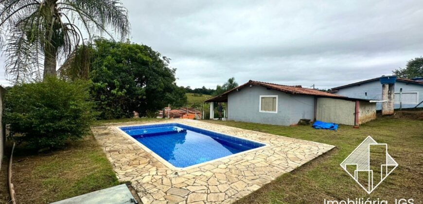 Chácara de 700 metros com Piscina – Araçoiaba da Serra/SP