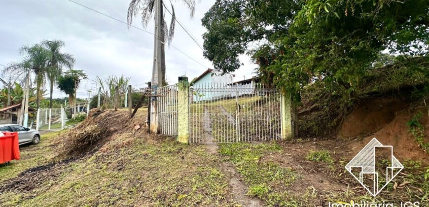 Chácara de 700 metros com Piscina – Araçoiaba da Serra/SP