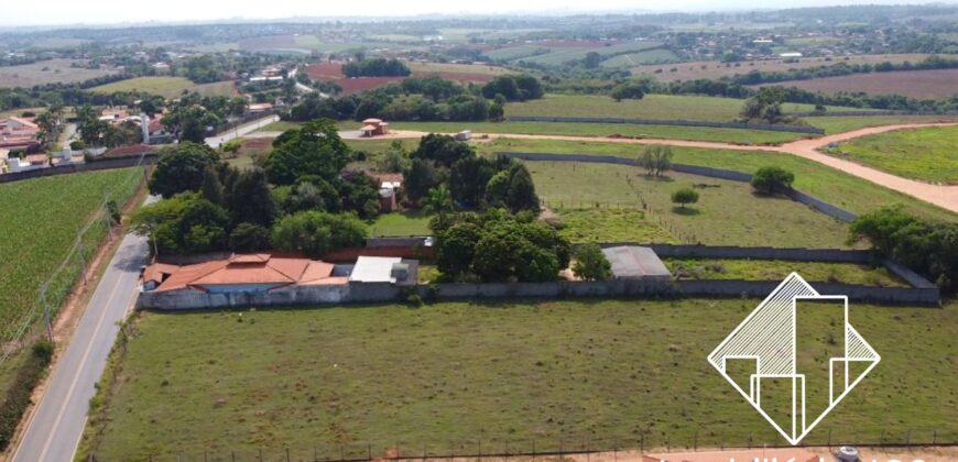 Terreno de 2.100 metros na beira do Asfalto- Bairro Jundiaquara