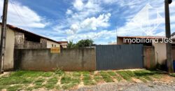 Lote de 250 metros fechado de muro – Bairro Jundiaquara