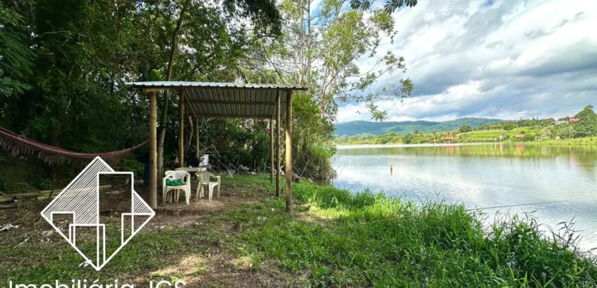 Excelente chácara com 4 dormitórios e com Lago – Capela do Alto