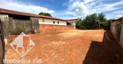 Lote de 250 metros fechado de muro – Bairro Jundiaquara