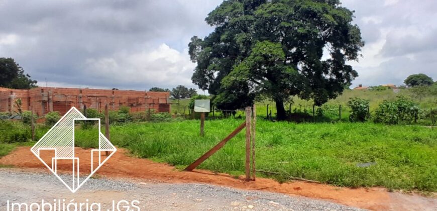 Terreno de 500 metros próximo do asfalto