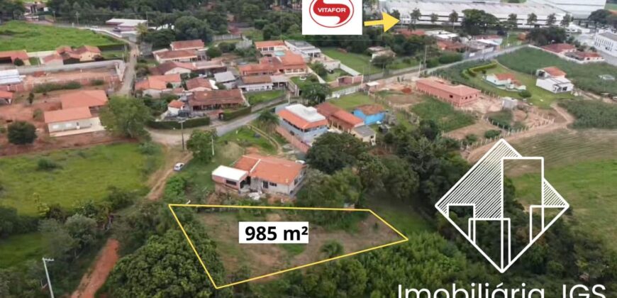 Terreno de 985 metros com ótima localização.