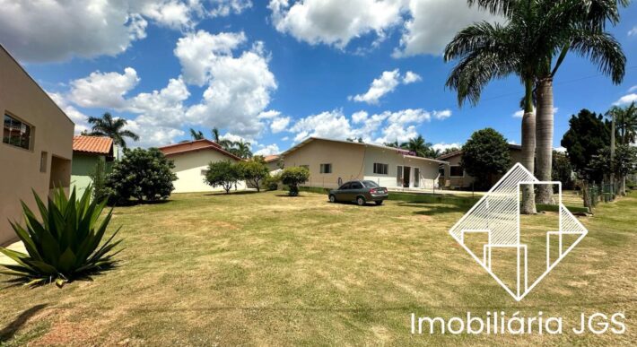 Terreno de 450 metros – Condomínio Santa Clara – Bairro Jundiaquara