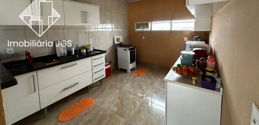 Ótimo sobrado a Venda – Bairro Colégio