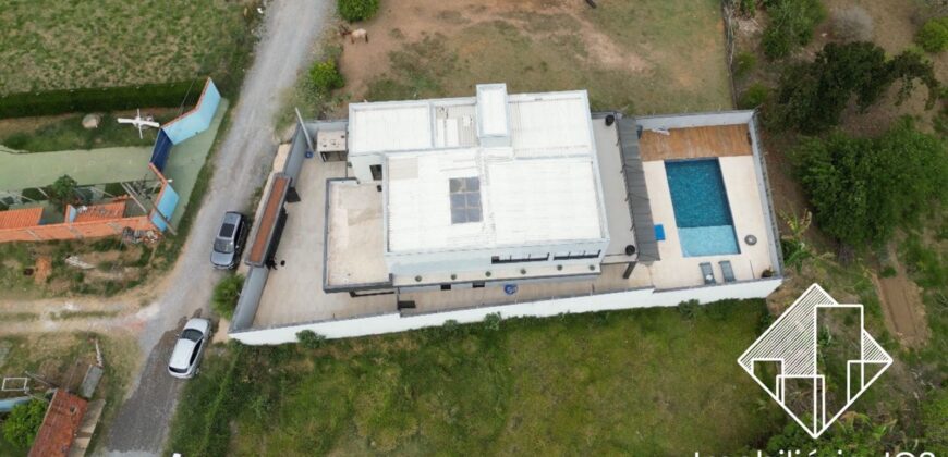 Sobrado de Luxo no bairro Jundiaquara – Araçoiaba da Serra/SP
