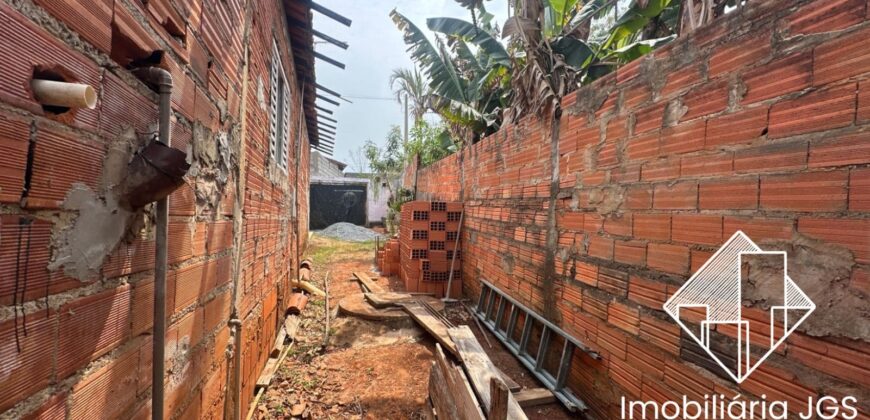 Casa com Quintal a Venda – Bairro Colégio – Araçoiaba da Serra
