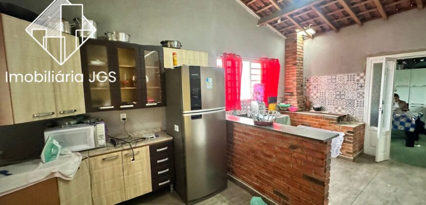 Casa com 3 dormitórios – Capela do Alto/SP