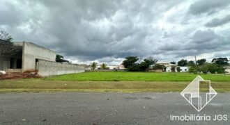 Terreno de 979 metros no Condomínio Village Ipanema 1