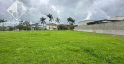 Terreno de 979 metros no Condomínio Village Ipanema 1