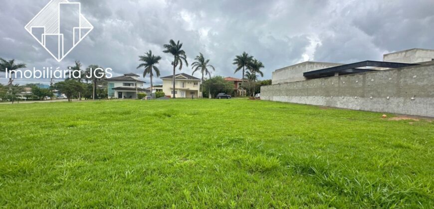 Terreno de 979 metros no Condomínio Village Ipanema 1