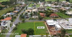 Terreno de 979 metros no Condomínio Village Ipanema 1
