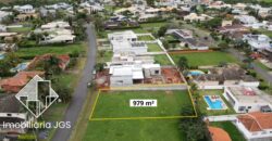 Terreno de 979 metros no Condomínio Village Ipanema 1