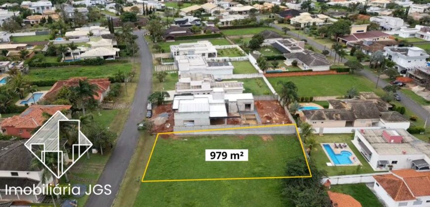 Terreno de 979 metros no Condomínio Village Ipanema 1