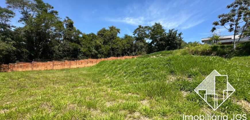 Terreno de 927 metros – Condomínio Village Araçoiaba