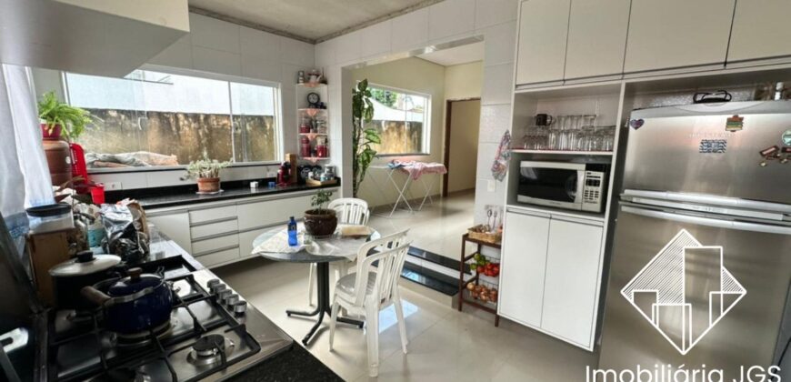 Sobrado com 3 dormitórios – Colégio em Araçoiaba da Serra/SP