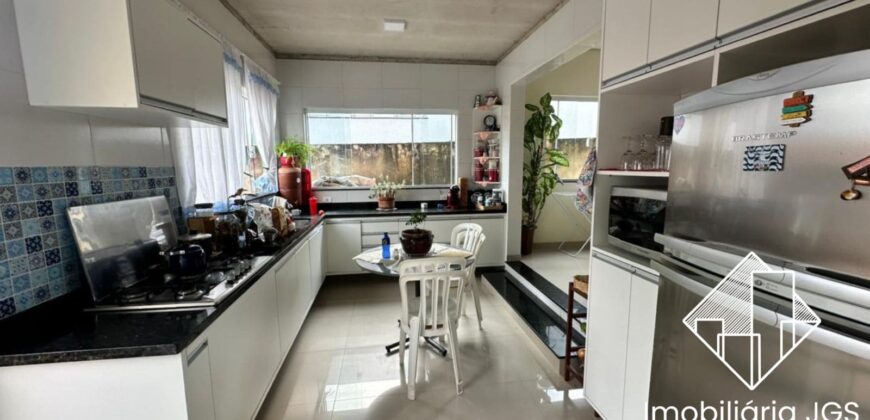 Sobrado com 3 dormitórios – Colégio em Araçoiaba da Serra/SP