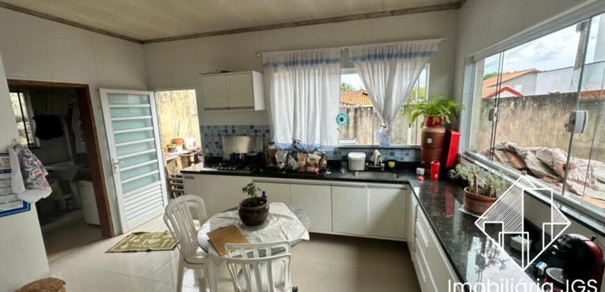 Sobrado com 3 dormitórios – Colégio em Araçoiaba da Serra/SP