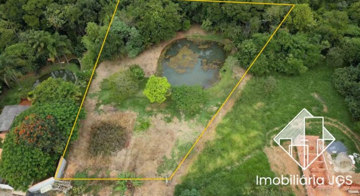 Terreno de 2.374 metros com Lago e nascentes – Araçoiaba da Serra