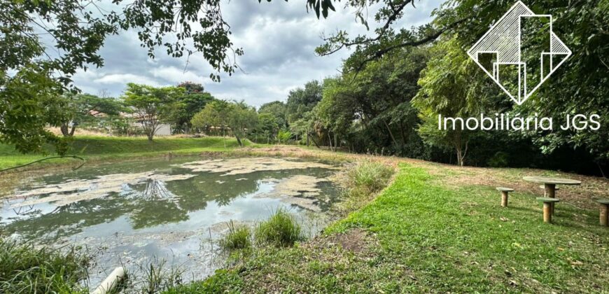 Terreno de 2.374 metros com Lago e nascentes – Araçoiaba da Serra