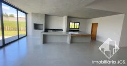 Excelente Casa de esquina no Condomínio Village Ipanema 2