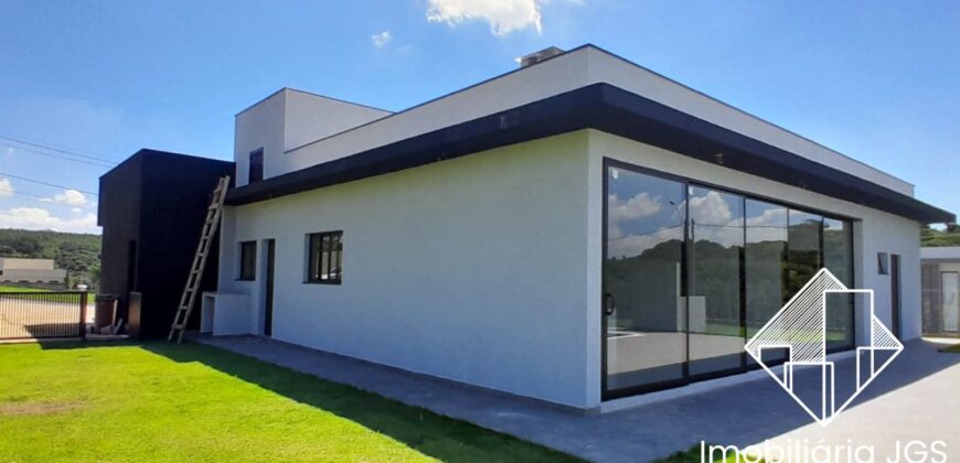 Excelente Casa de esquina no Condomínio Village Ipanema 2