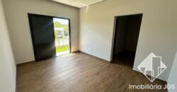 Excelente Casa de esquina no Condomínio Village Ipanema 2