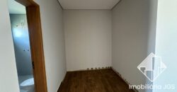 Excelente Casa de esquina no Condomínio Village Ipanema 2