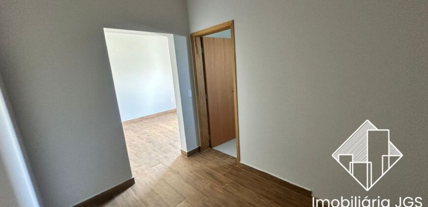 Excelente Casa de esquina no Condomínio Village Ipanema 2