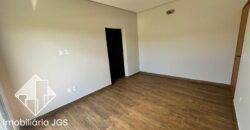 Excelente Casa de esquina no Condomínio Village Ipanema 2