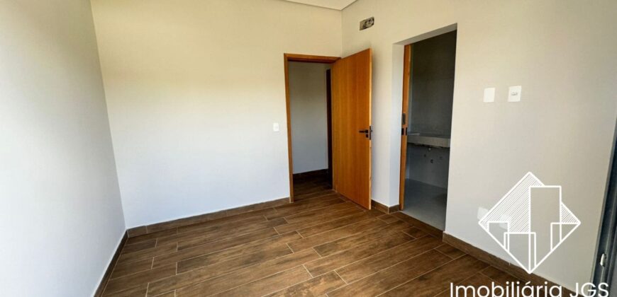 Excelente Casa de esquina no Condomínio Village Ipanema 2