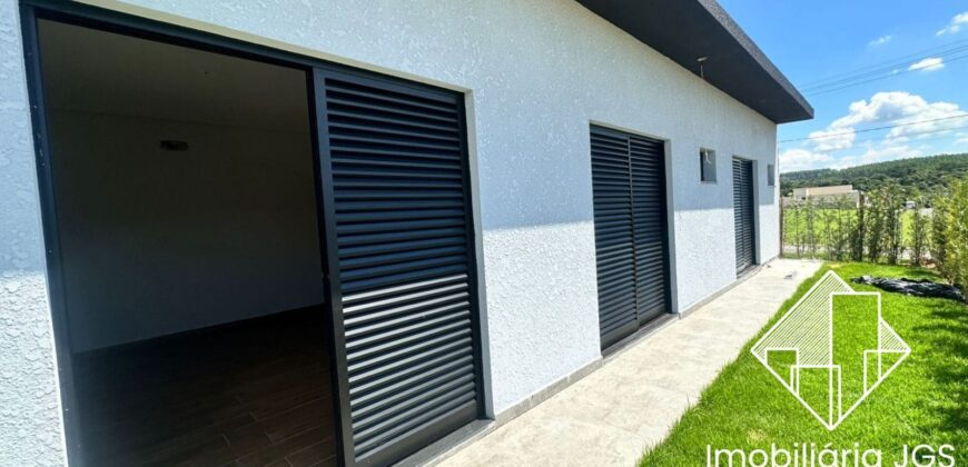 Excelente Casa de esquina no Condomínio Village Ipanema 2