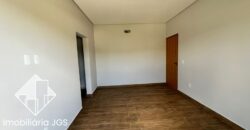 Excelente Casa de esquina no Condomínio Village Ipanema 2