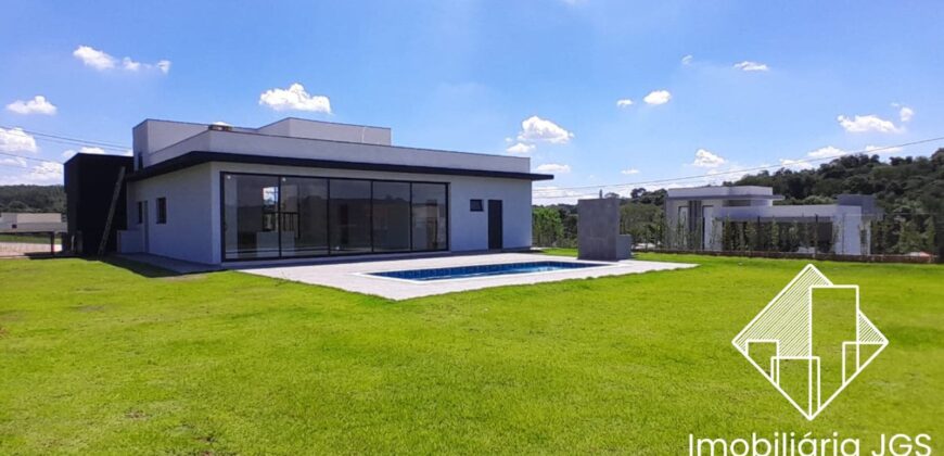 Excelente Casa de esquina no Condomínio Village Ipanema 2