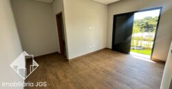 Excelente Casa de esquina no Condomínio Village Ipanema 2