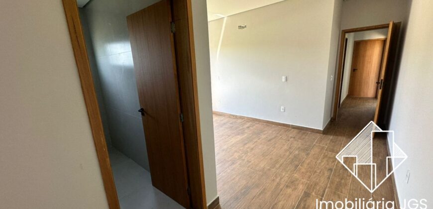 Excelente Casa de esquina no Condomínio Village Ipanema 2