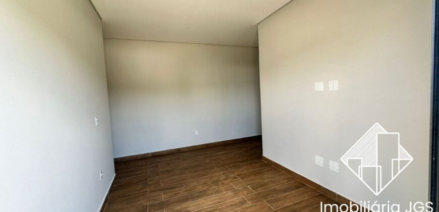 Excelente Casa de esquina no Condomínio Village Ipanema 2