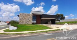 Excelente Casa de esquina no Condomínio Village Ipanema 2