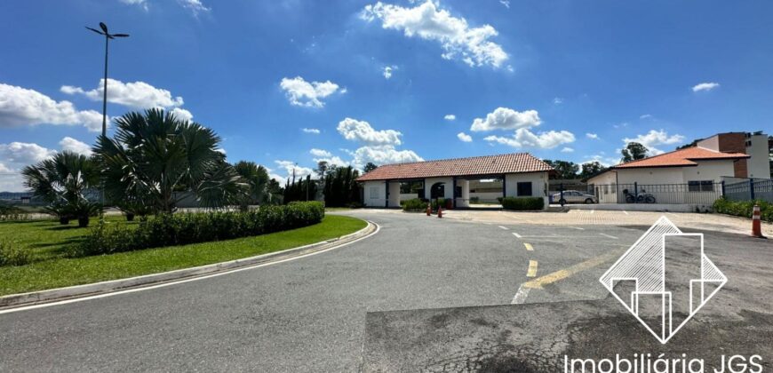 Excelente Casa de esquina no Condomínio Village Ipanema 2