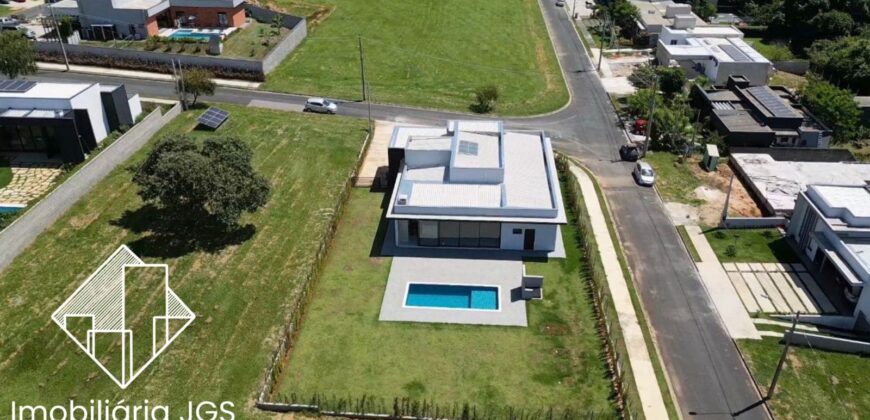 Excelente Casa de esquina no Condomínio Village Ipanema 2