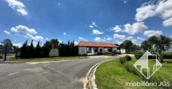 Excelente Casa de esquina no Condomínio Village Ipanema 2