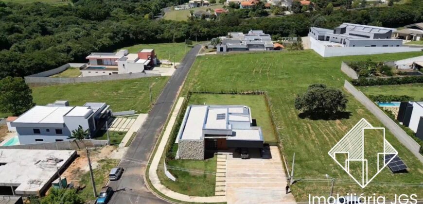 Excelente Casa de esquina no Condomínio Village Ipanema 2