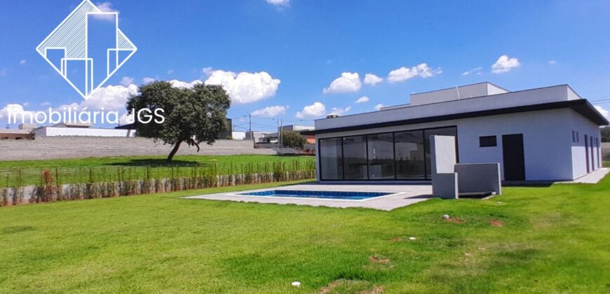 Excelente Casa de esquina no Condomínio Village Ipanema 2