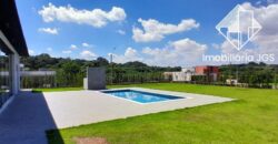 Excelente Casa de esquina no Condomínio Village Ipanema 2