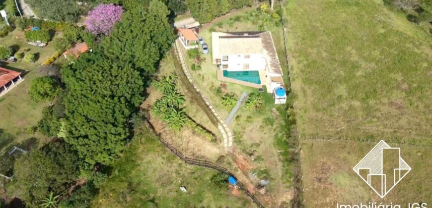 Chácara/ Sítio de 20 mil metros em Araçoiaba da Serra/SP