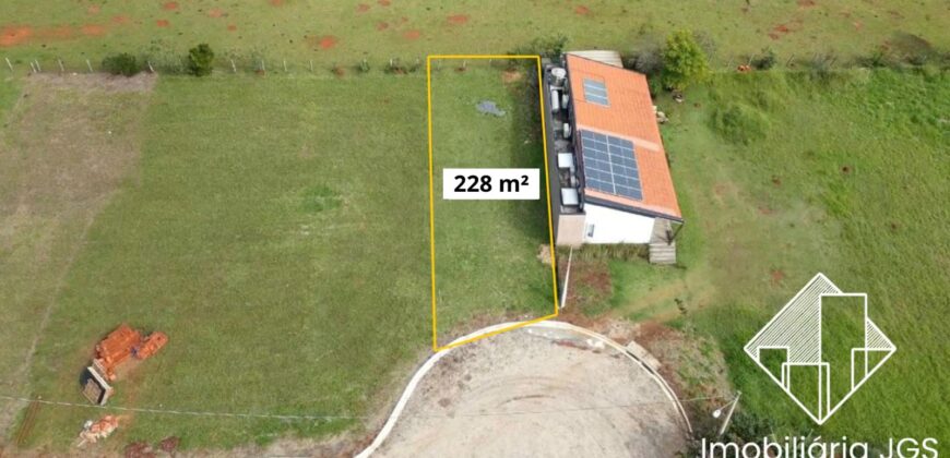 Oportunidade de Lote de 228 metros em Condomínio Fechado