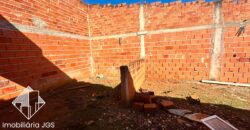 Casa em fase de construção no bairro Jundiaquara