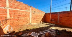 Casa em fase de construção no bairro Jundiaquara
